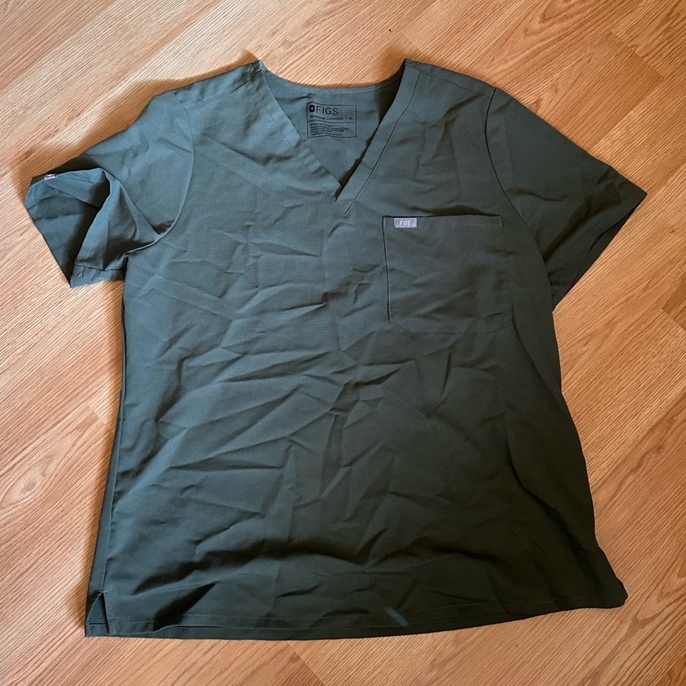 XL 1 pocket scrub top